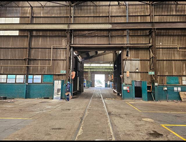 4,142M² FACTORY TO LET IN DUNCANVILLE